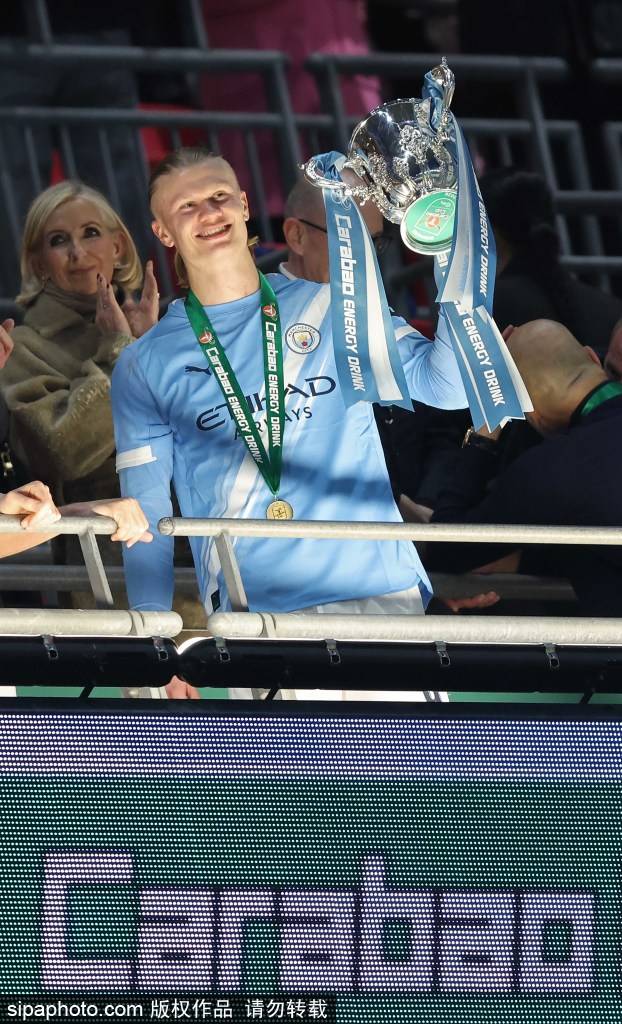 杰里米·多库的雄心壮志：从曼城边路尖刀到世界最佳的蜕变之路